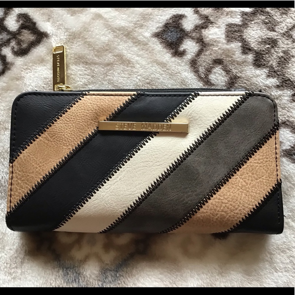 🔴SOLD🔴 Steve Madden Wallet